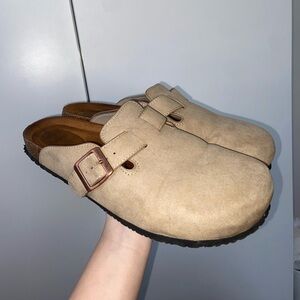 Goodfellow Tan Clogs